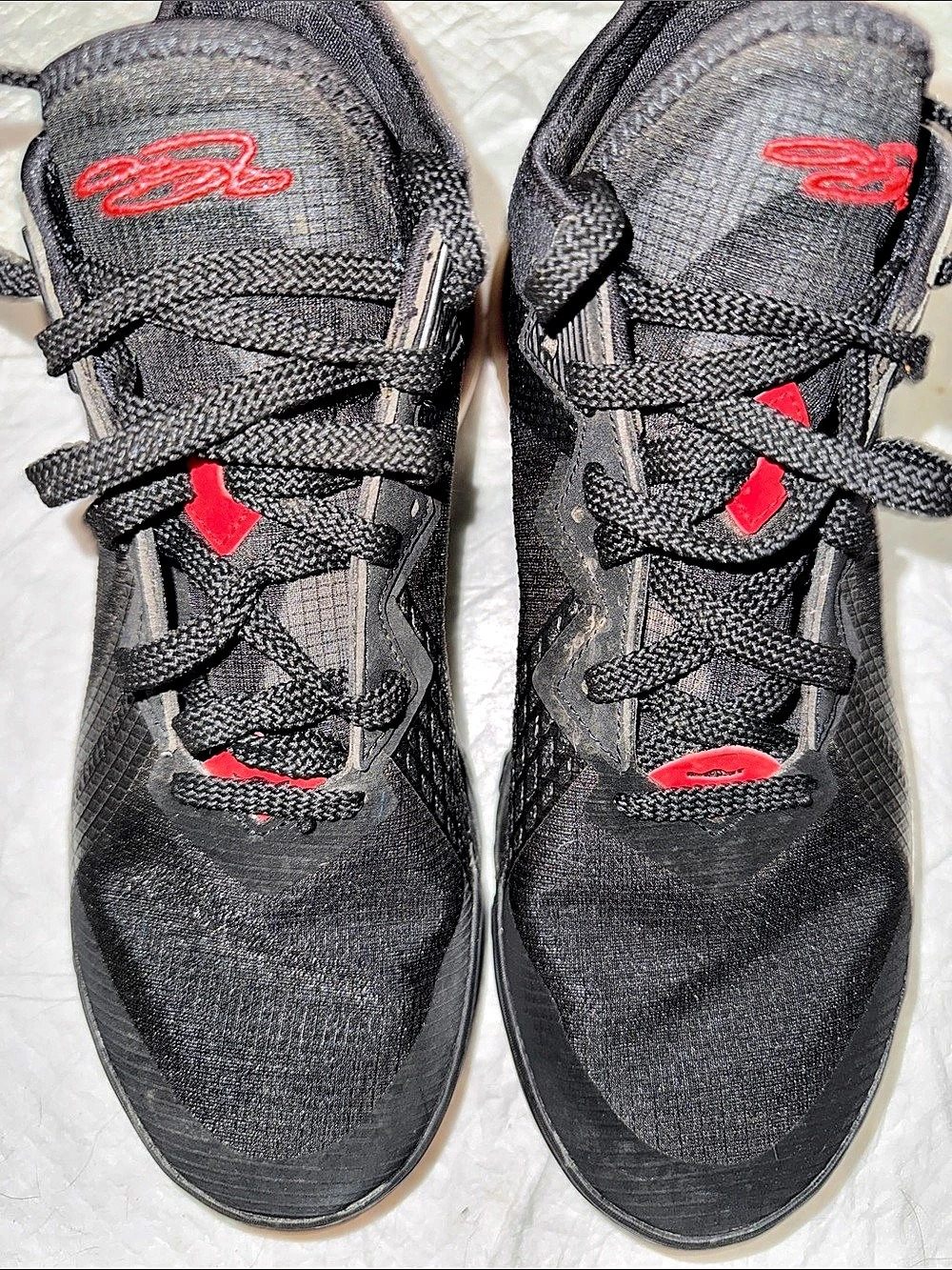 Nike Men's Black & Red Athletic Shoes